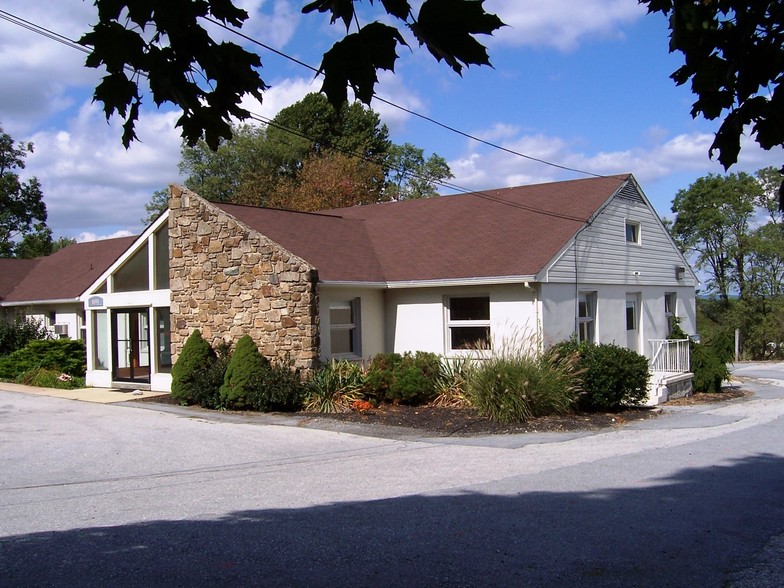 1691 Horse Shoe Pike, Glenmoore, PA for lease - Primary Photo - Image 1 of 6