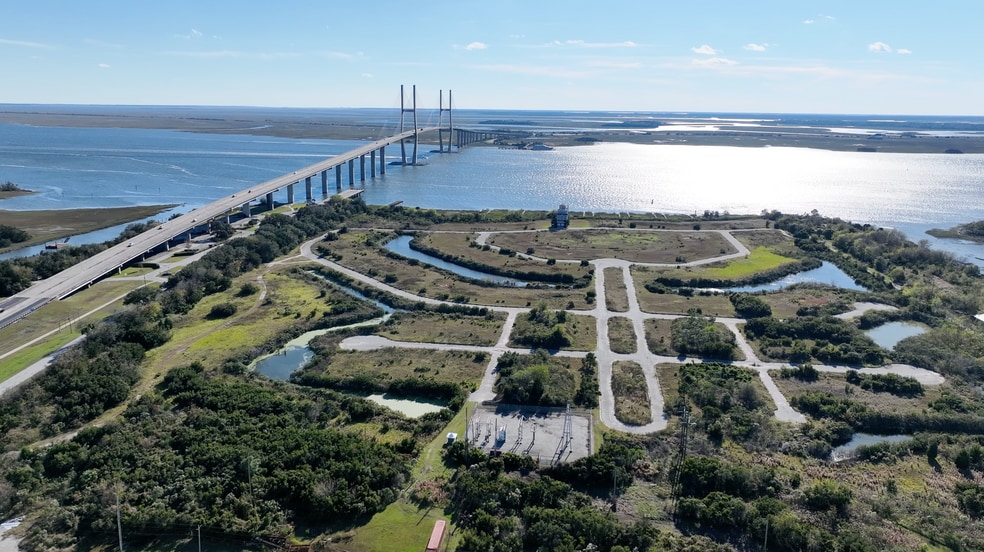 Liberty Harbor portfolio of 3 properties for sale on LoopNet.ca - Aerial - Image 1 of 3