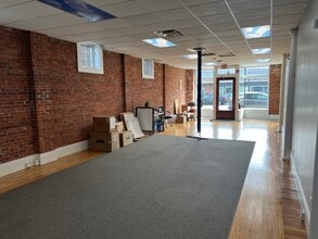 1 W Main St, Clinton, CT for lease Interior Photo- Image 2 of 11