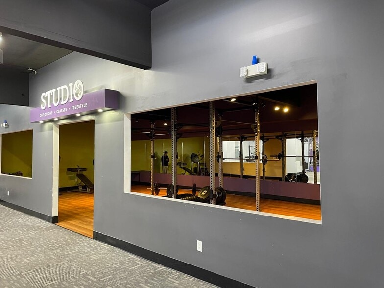 1710 E Gregory Ave, Sunnyside, WA for sale - Interior Photo - Image 3 of 3