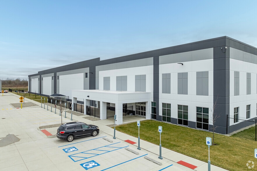 17991 Wahrman Rd, New Boston, MI for lease - Primary Photo - Image 2 of 7