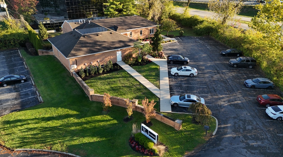 480 Colonial Pky, Columbus, OH for lease - Building Photo - Image 1 of 14