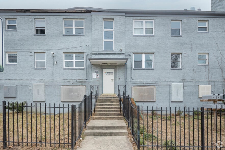 2844 Langston Pl SE, Washington, DC à vendre - Photo du bâtiment - Image 2 de 5