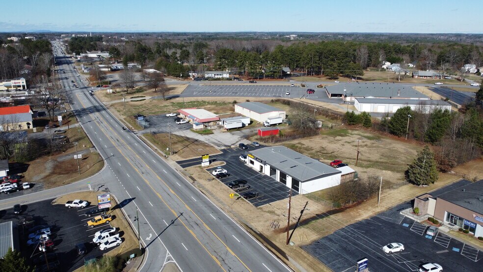 686 Grayson Hwy, Lawrenceville, GA à louer - Photo du bâtiment - Image 3 de 12