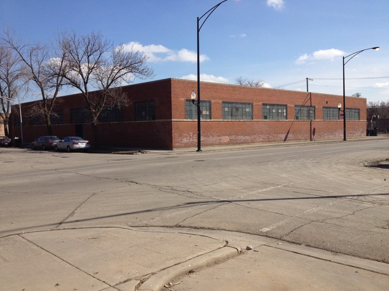 319 N Kedzie Ave, Chicago, IL for sale - Building Photo - Image 1 of 1