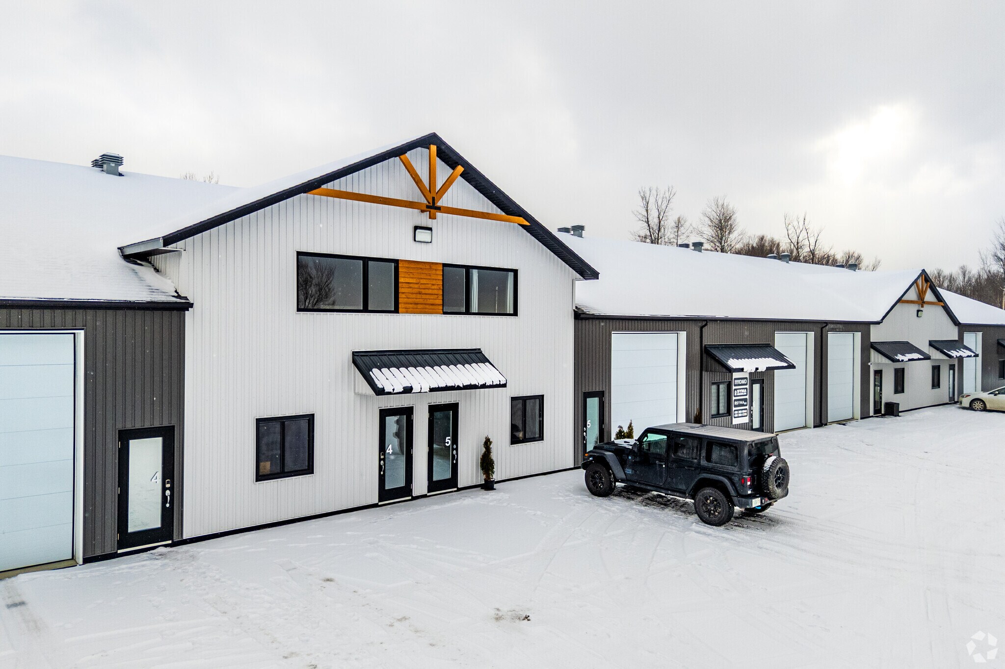 2300 Rue De L'avenir, Dunham, QC for lease Primary Photo- Image 1 of 4