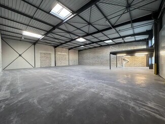 Plus de détails pour Local d'activités à louer