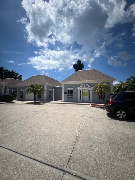 205 Montgomery Ave, Sarasota, FL for sale - Building Photo - Image 1 of 6