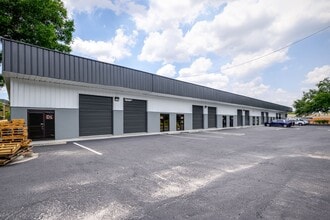 2815 E Henry Ave, Tampa, FL for lease Interior Photo- Image 2 of 4