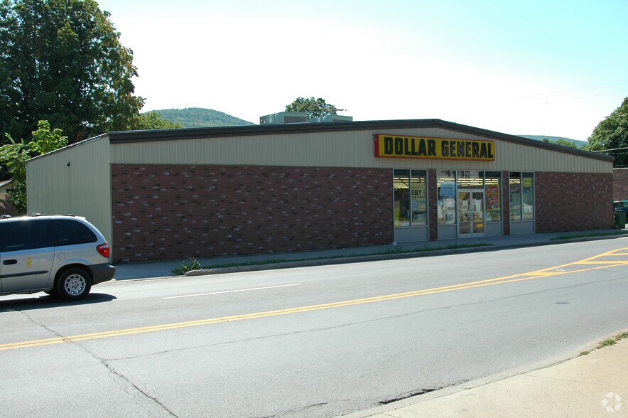 120 S Main St, Ellenville, NY à vendre - Photo du bâtiment - Image 3 de 3