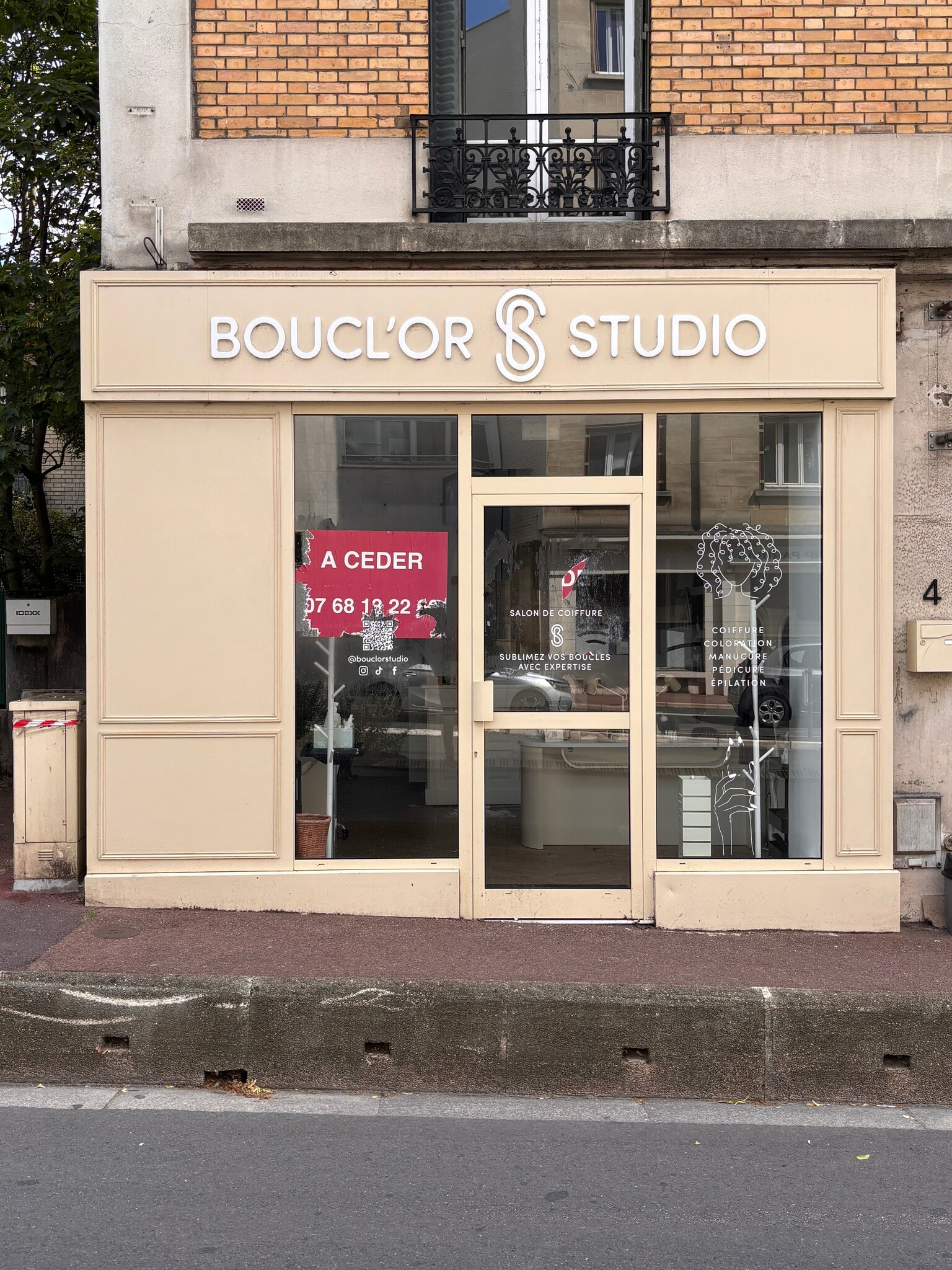 Commerce de détail dans Vanves à louer Photo du bâtiment- Image 1 de 19