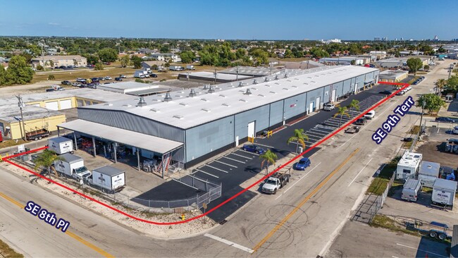 Plus de détails pour 847-905 SE 9th Ter, Cape Coral, FL - Industriel à vendre