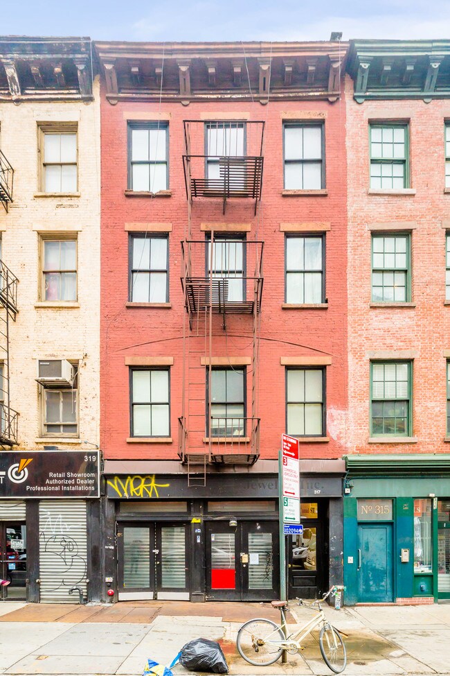 Plus de détails pour 317 Canal St, New York, NY - Commerce de détail à louer