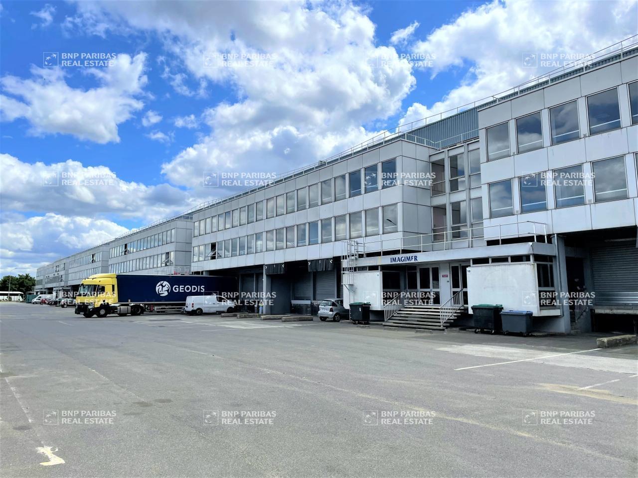 Industrial in Orly for lease Building Photo- Image 1 of 19
