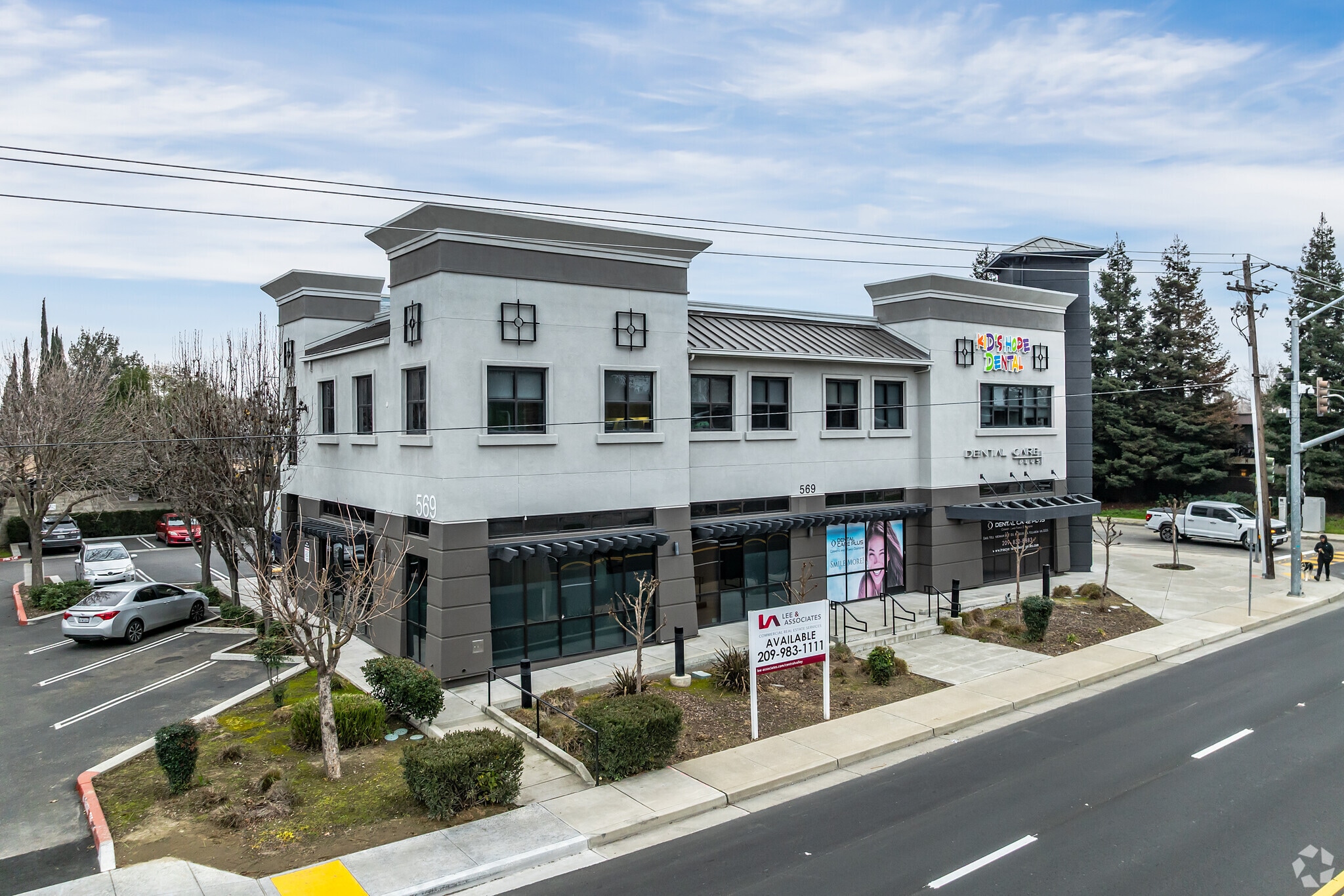 569 W Lowell Ave, Tracy, CA for lease Primary Photo- Image 1 of 6