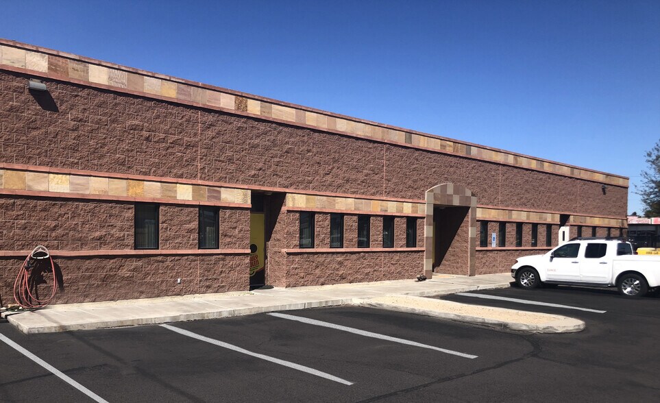 2711 W Indian School Rd, Phoenix, AZ à vendre - Photo du bâtiment - Image 1 de 5