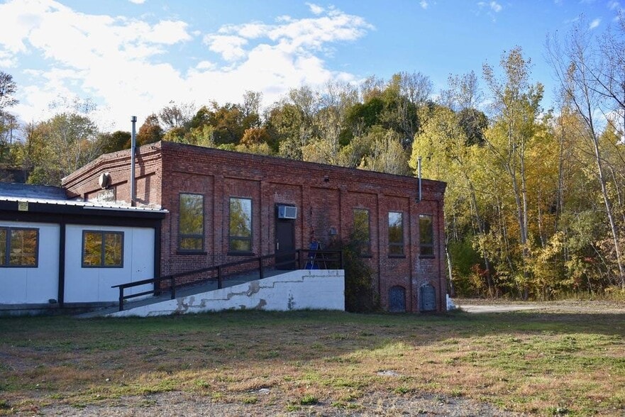 45 Mill Ln, Willsboro, NY à vendre - Photo du bâtiment - Image 2 de 3