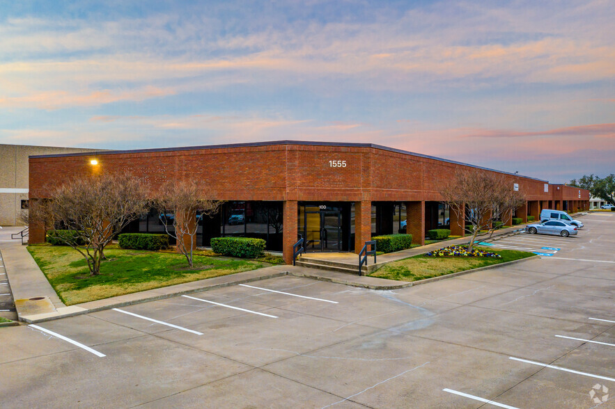 1555 Valwood Pky, Carrollton, TX for lease - Building Photo - Image 2 of 6