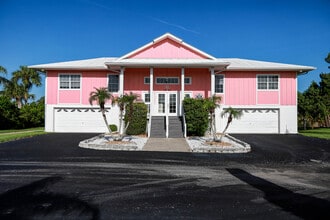 3263 Shoal Line Blvd, Hernando Beach, FL à louer Photo intérieure- Image 1 de 28