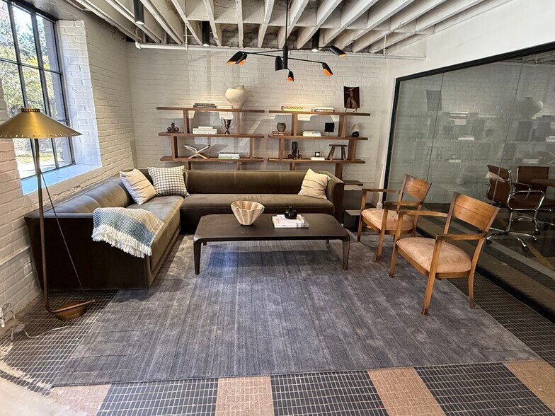 655 Highland Ave NE, Atlanta, GA à louer - Photo intérieure - Image 1 de 10