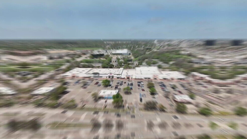 801-1001 W 15th St, Plano, TX à louer - Vidéo sur l’inscription commerciale - Image 2 de 14