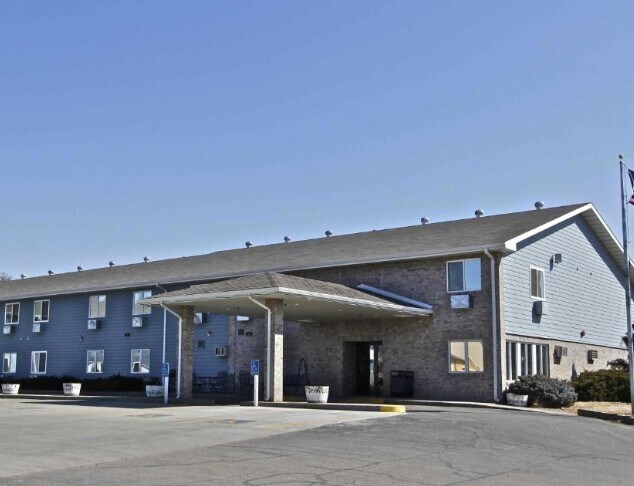 700 W Sioux Ave, Pierre, SD à vendre Photo du bâtiment- Image 1 de 2