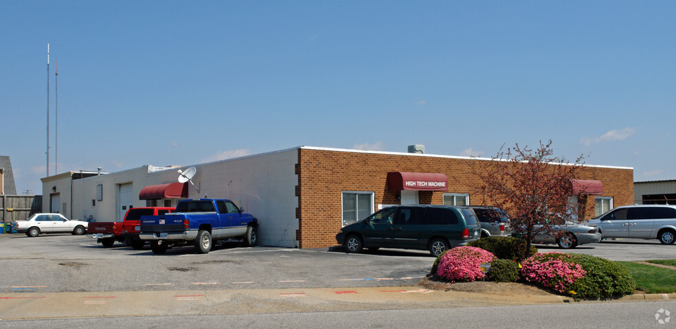 11010 Trade Rd, Richmond, VA for lease - Building Photo - Image 3 of 3