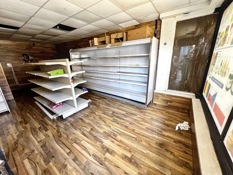 90 Hartington Rd, Stockton On Tees for sale - Interior Photo - Image 3 of 6