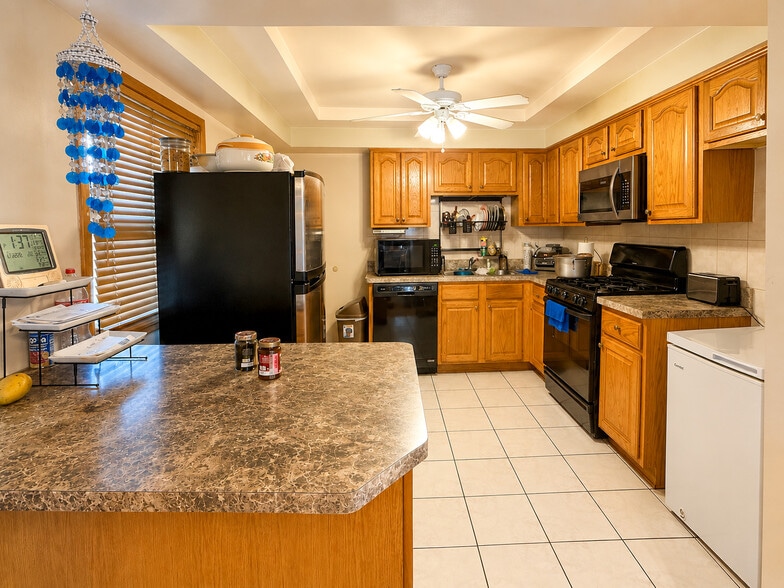 8109 W Lawrence Ave, Norridge, IL à vendre - Photo du bâtiment - Image 2 de 5