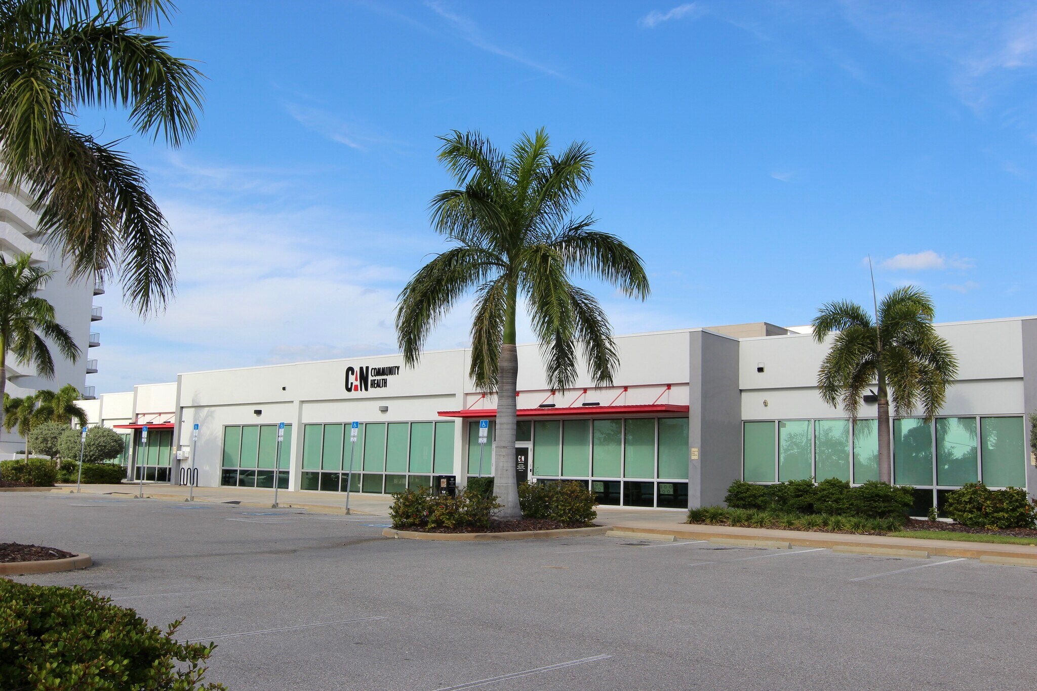 3251 3rd Ave N, Saint Petersburg, FL à louer Photo du bâtiment- Image 1 de 12
