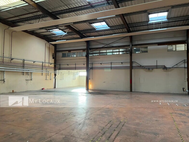 Flex dans Cergy à louer - Photo du bâtiment - Image 2 de 9