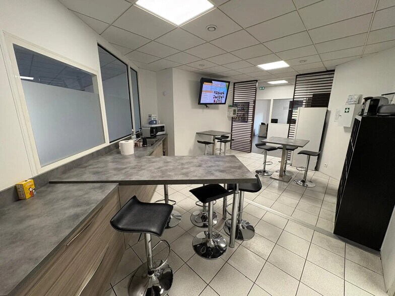 Bureau dans Gémenos à louer - Photo intérieure - Image 3 de 21