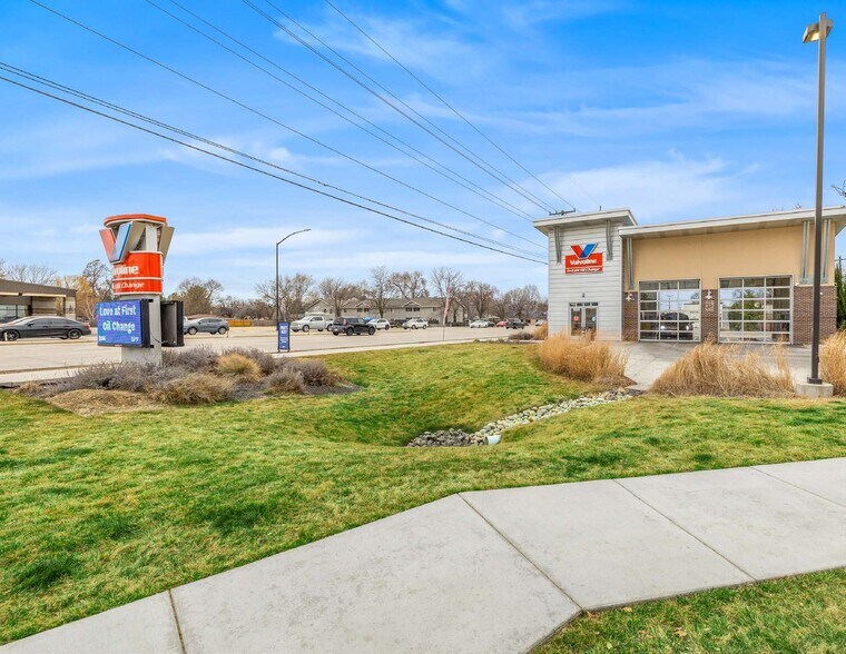 3930 W State St, Boise, ID à vendre - Photo du bâtiment - Image 3 de 11