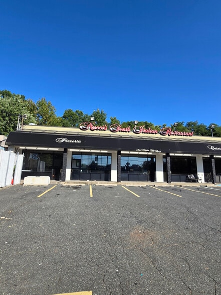 4842 Arthur Kill Rd, Staten Island, NY à louer - Photo du bâtiment - Image 2 de 11