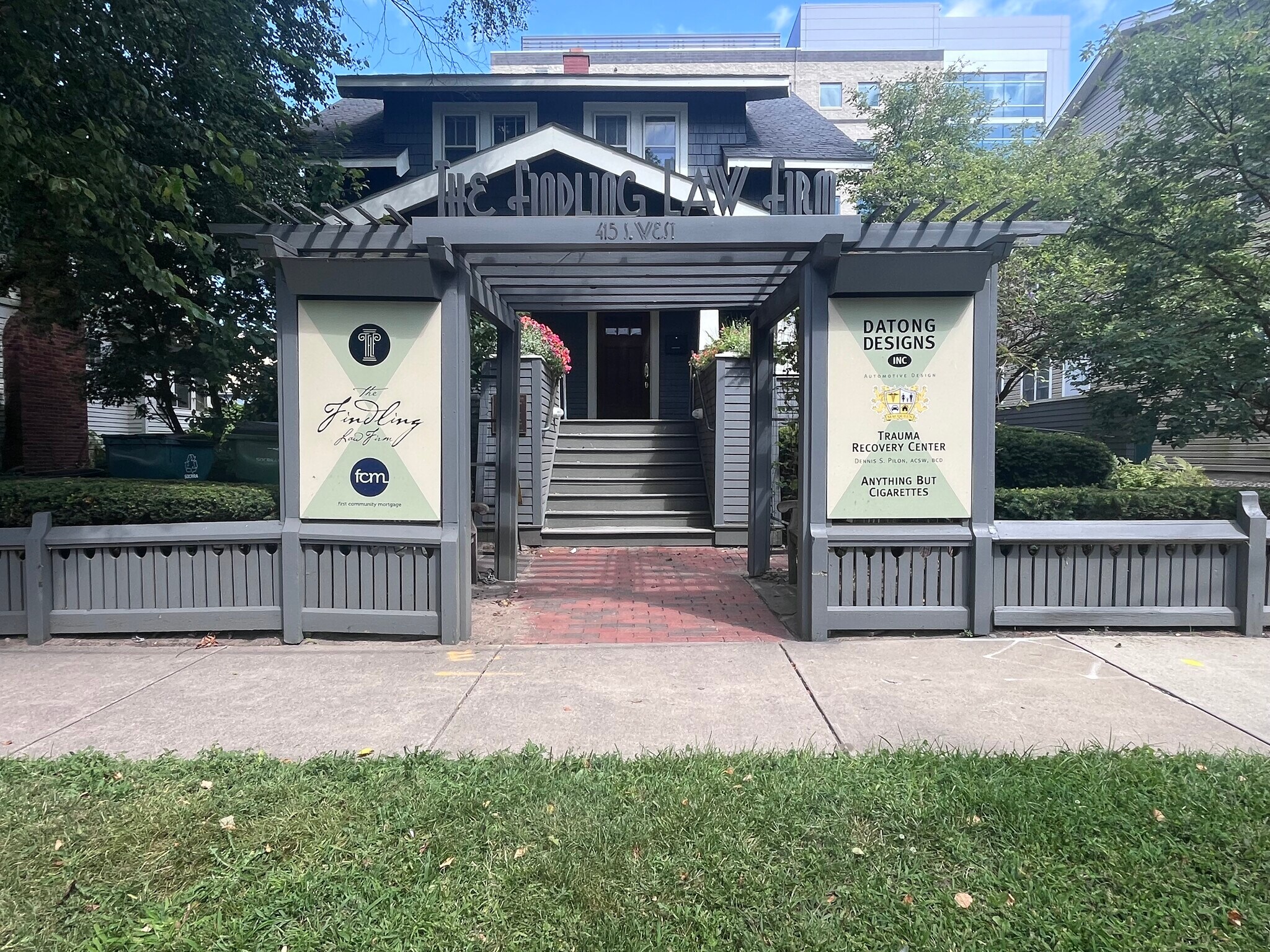 415 S West St, Royal Oak, MI à louer Photo du bâtiment- Image 1 de 13