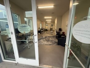 220 N 2nd St, Fernandina Beach, FL à louer Photo intérieure- Image 2 de 18