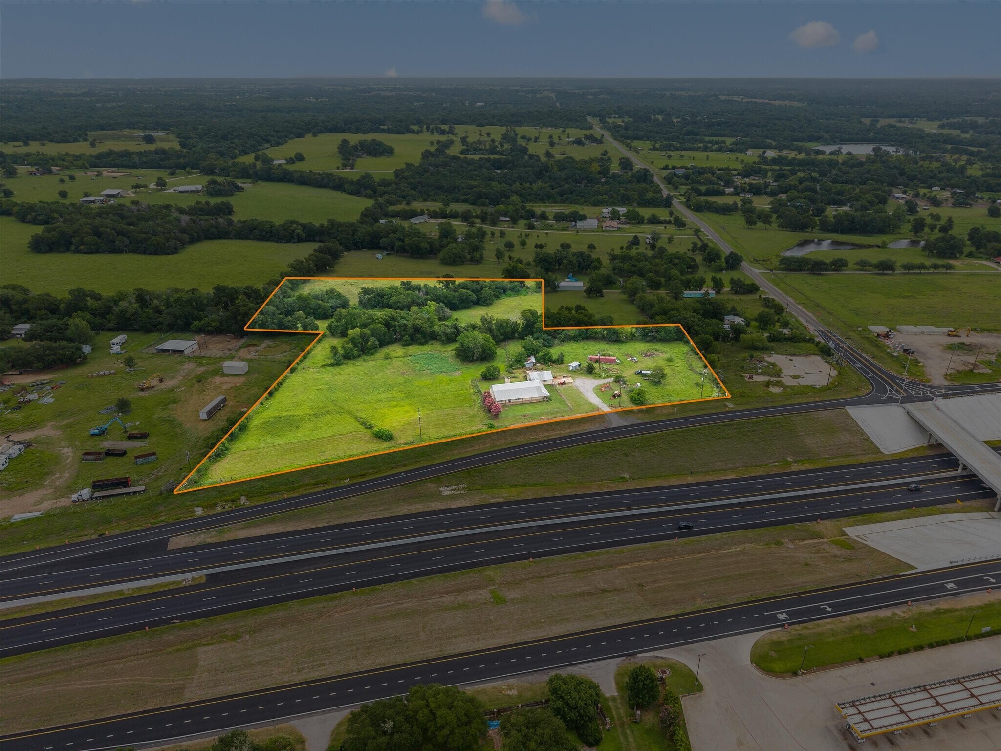 17645 Highway 6, Navasota, TX for sale Primary Photo- Image 1 of 31