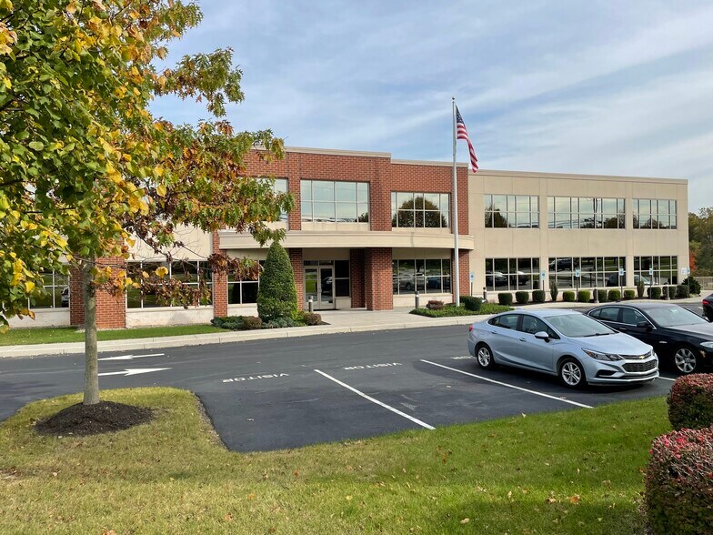 600 Bent Creek Blvd, Mechanicsburg, PA à vendre - Photo du bâtiment - Image 2 de 17
