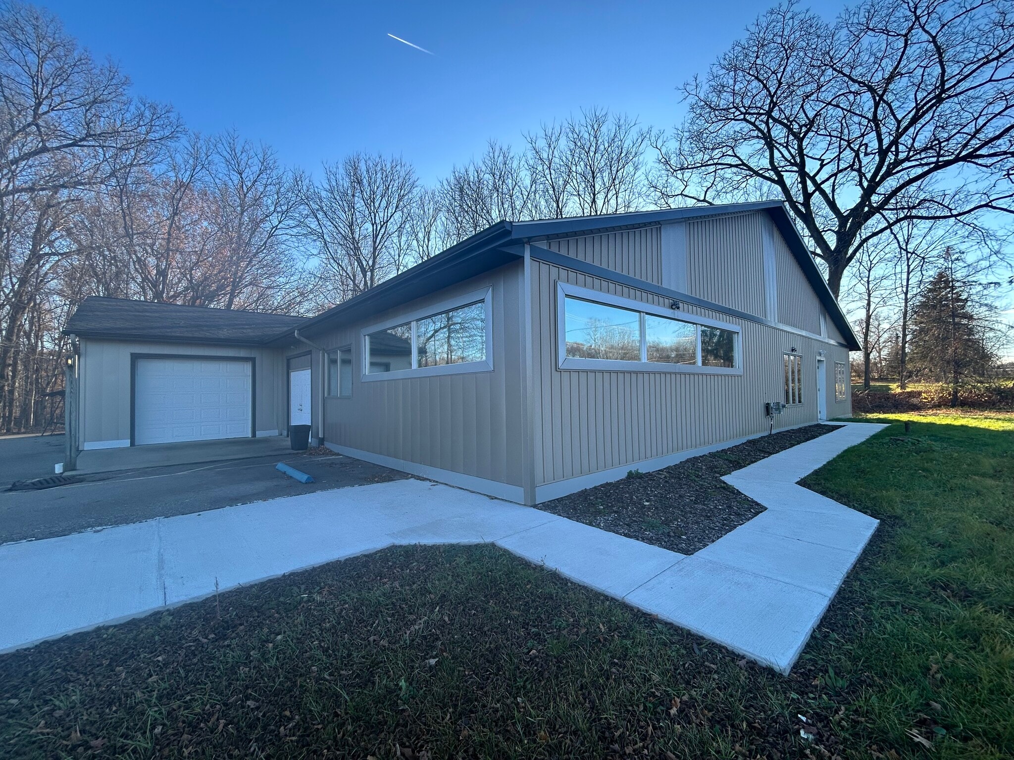 7755 Stadium Dr, Kalamazoo, MI for sale Building Photo- Image 1 of 9