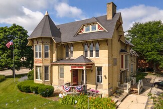 Plus de détails pour 11 N Batavia Ave, Batavia, IL - Bureau à vendre