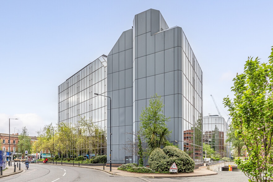 68-72 Hammersmith Rd, London for lease - Building Photo - Image 2 of 19