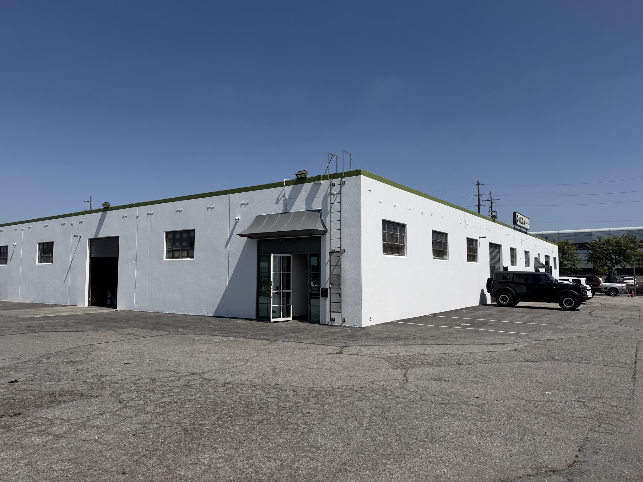 11100 Hindry Ave, Los Angeles, CA for lease Interior Photo- Image 1 of 1