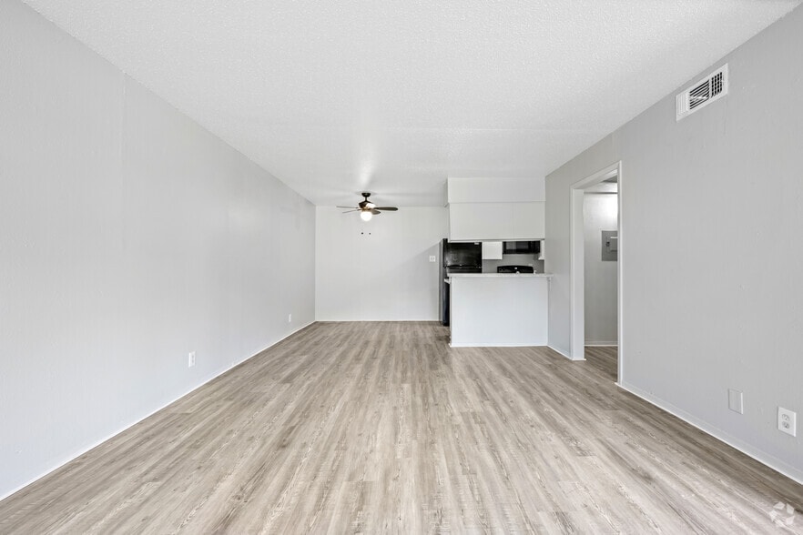 717 S Green St, Longview, TX for sale - Building Photo - Image 3 of 30