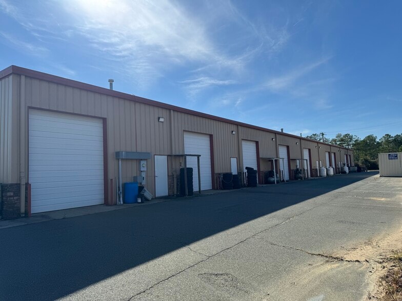 340 Seaboard Dr, Stallings, NC à louer - Photo du bâtiment - Image 2 de 4