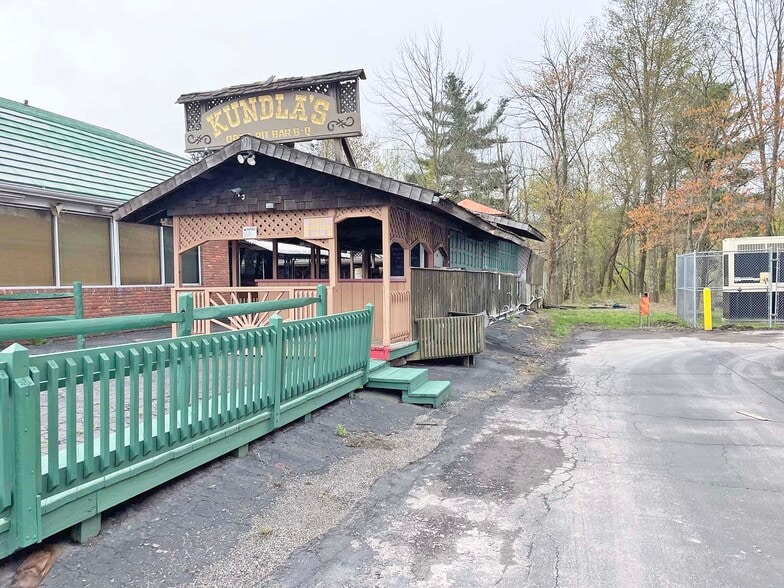 596 Hamlin Hwy, Hamlin, PA à vendre - Photo du bâtiment - Image 3 de 17
