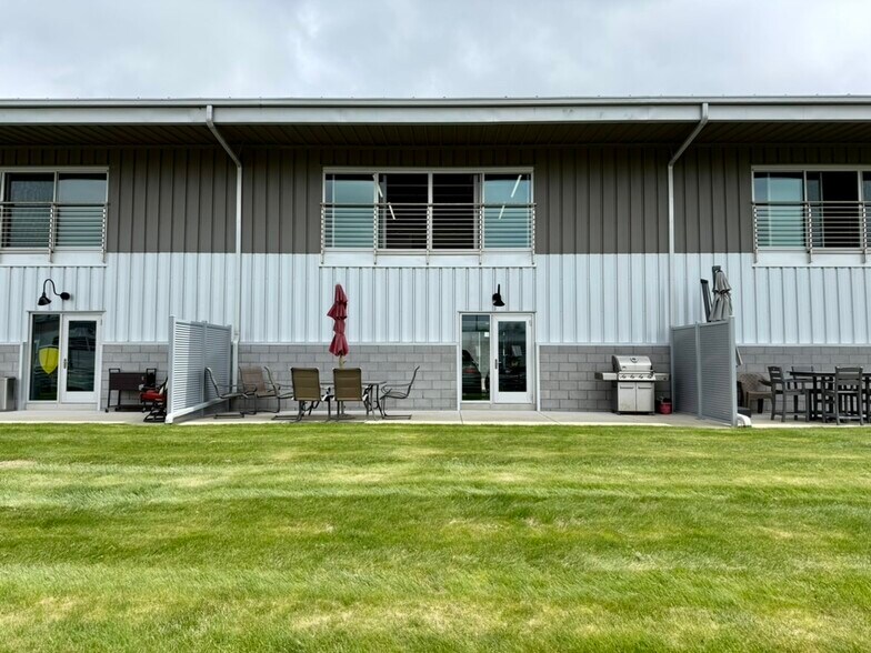 161 W Speed Way, Pontiac, MI à vendre - Photo du bâtiment - Image 2 de 25