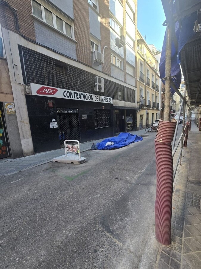 Madrid, MAD 28015 - Unit A -  - Interior Photo - Image 1 of 16