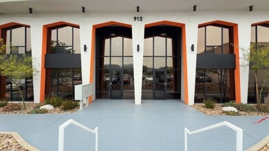 910 W San Marcos Blvd, San Marcos, CA à louer - Vidéo sur l’inscription commerciale 