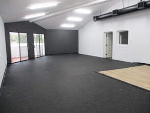 23603 Park Sorrento, Calabasas, CA for lease Interior Photo- Image 2 of 3