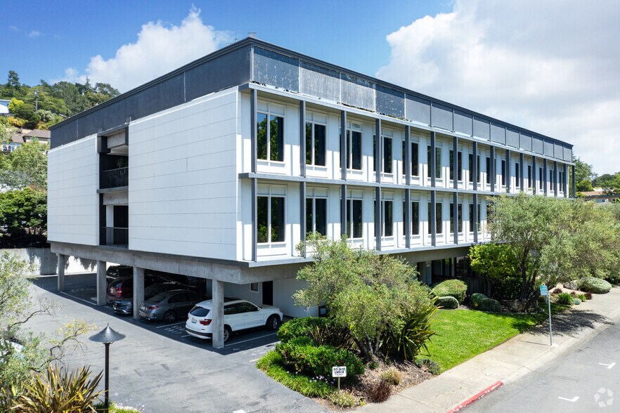 599 Sir Francis Drake Blvd, Greenbrae, CA à louer - Photo du bâtiment - Image 3 de 18